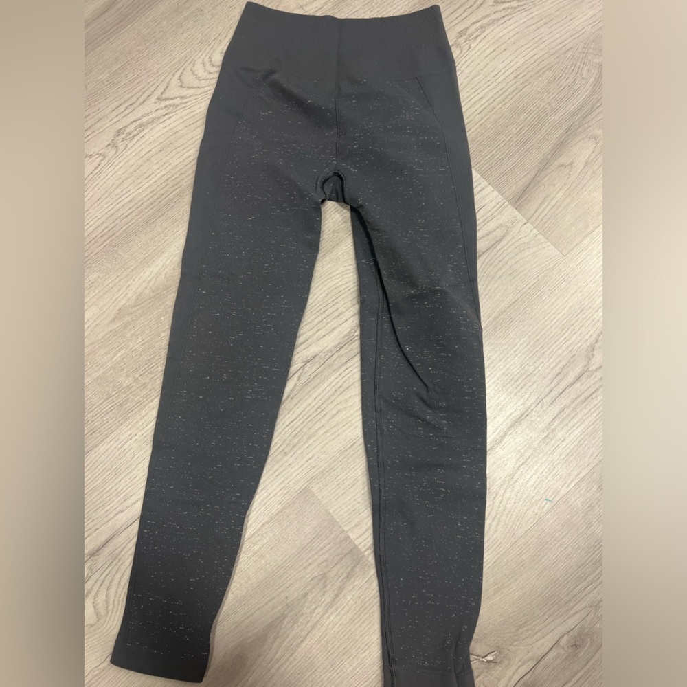 Lululemon navy leggings size 6